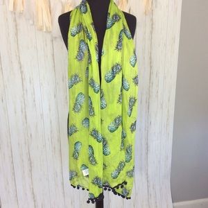 crown & ivy Accessories - Crown & Ivy Green Pineapple Scarf crown & ivy Accessories - Crown & Ivy Green Pineapple Scarf